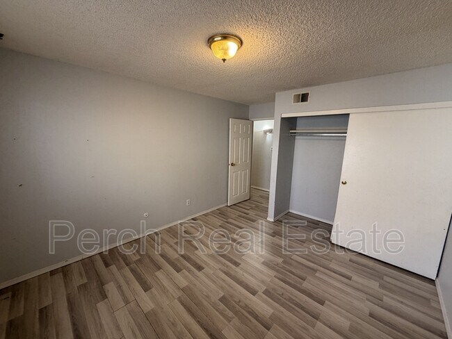 Building Photo - 14424 E Colorado Dr