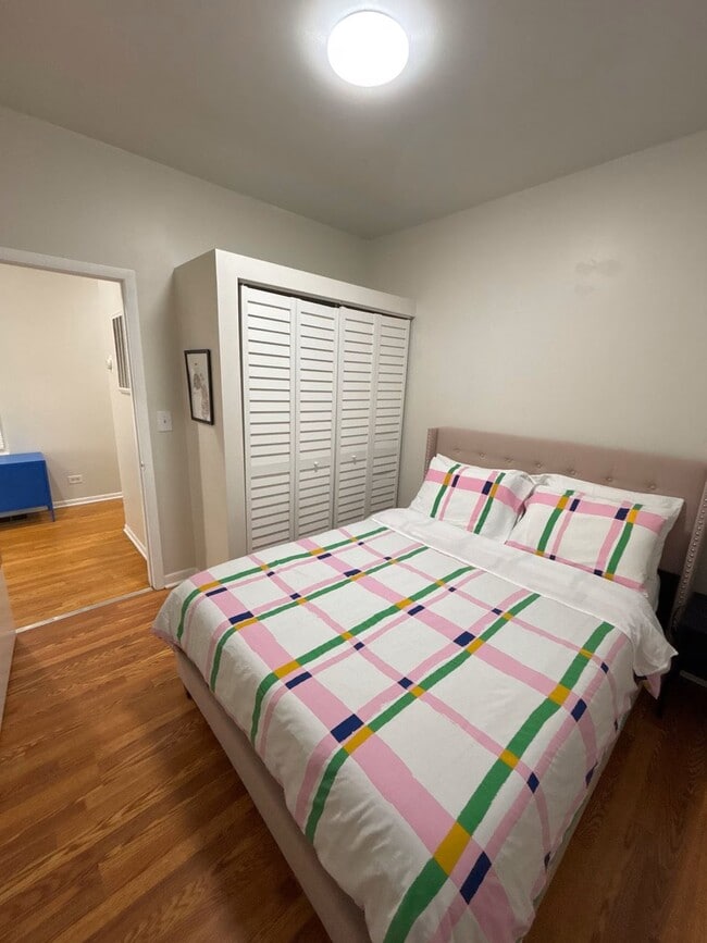 Building Photo - 2122 W Huron St