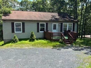Building Photo - 211 Mallard Ln