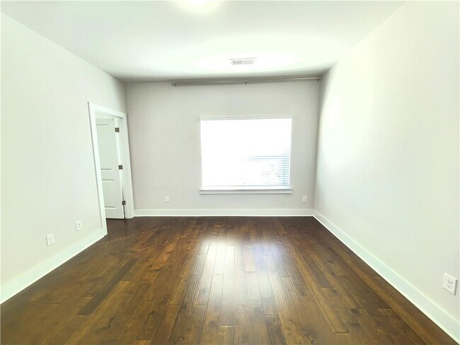 Building Photo - 3797 Oxford Cir