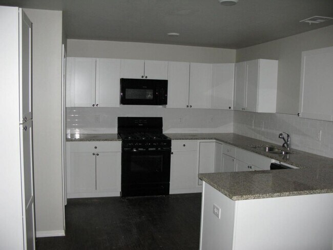 Building Photo - 11613 Surrey Ln