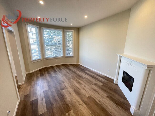 Building Photo - 666-668-668 S Van Ness Ave