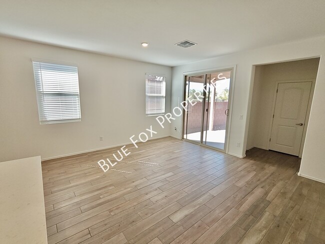 Building Photo - 9251 N Peridot Vis Ave
