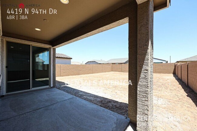 Building Photo - Gorgeous Open-Concept 4-Bedroom Home in a ...