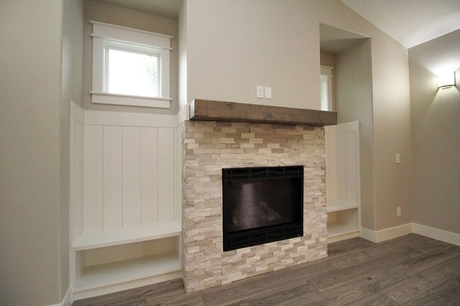Building Photo - Spectacular Newer Construction Aloha 4 Bed/2.5 Bath Home on Dead-End Street