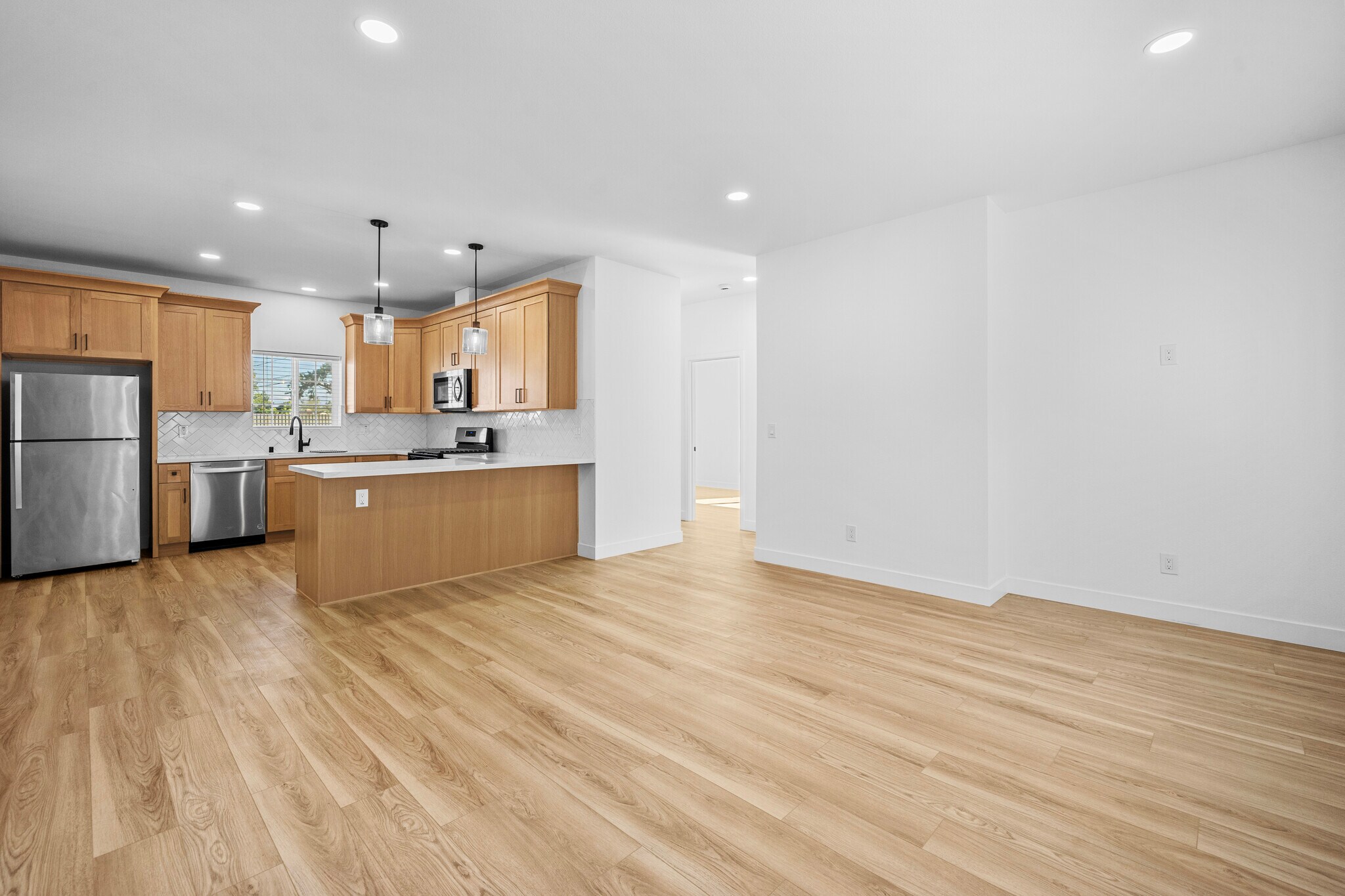 Building Photo - 3884 Alsace Ave
