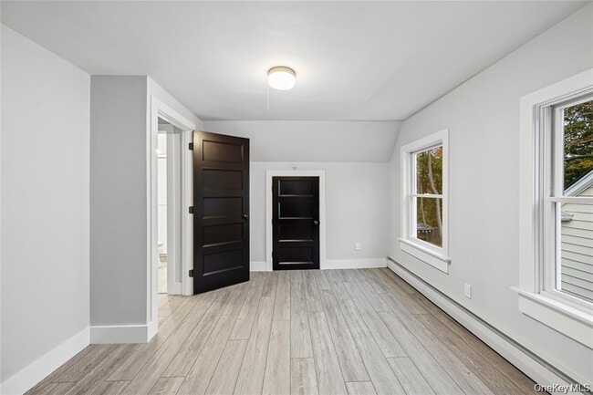 Building Photo - 122 Liberty Ave