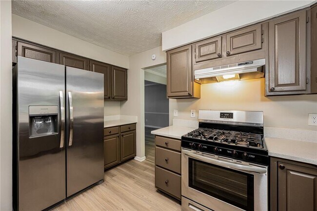 Building Photo - 745 Mountain Oaks Pkwy