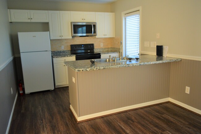 Building Photo - 3012 Nancy Dr