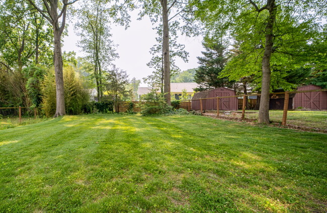 Building Photo - Your Ideal Lifestyle Awaits in this Stunni...
