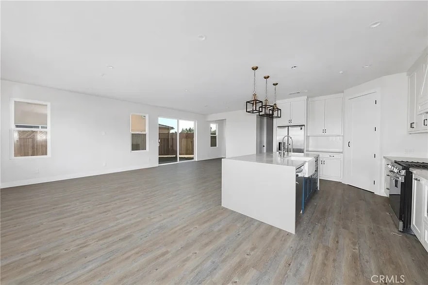 Living Room - 2020 Brentwood Pl