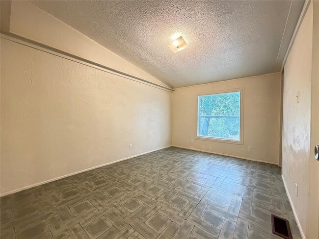 Building Photo - 372 Co Rd 4450