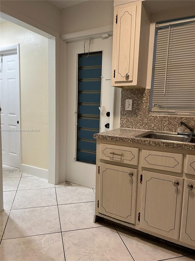 Building Photo - 1521 NW 43rd Ave