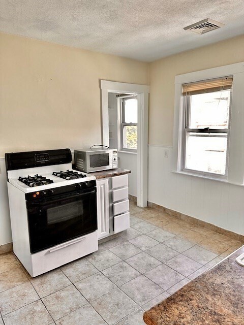 Building Photo - 53 Fairfax St