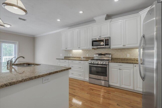 Building Photo - 2776 Palafox Ln