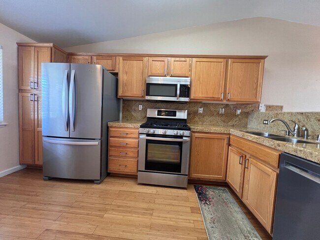 Building Photo - Charming 3/2/2 Home in Gardnerville *MUST SEE*