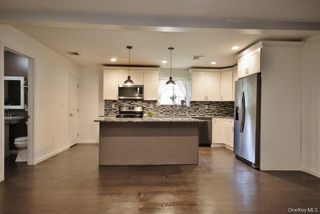 Building Photo - 346 Angelo Dr