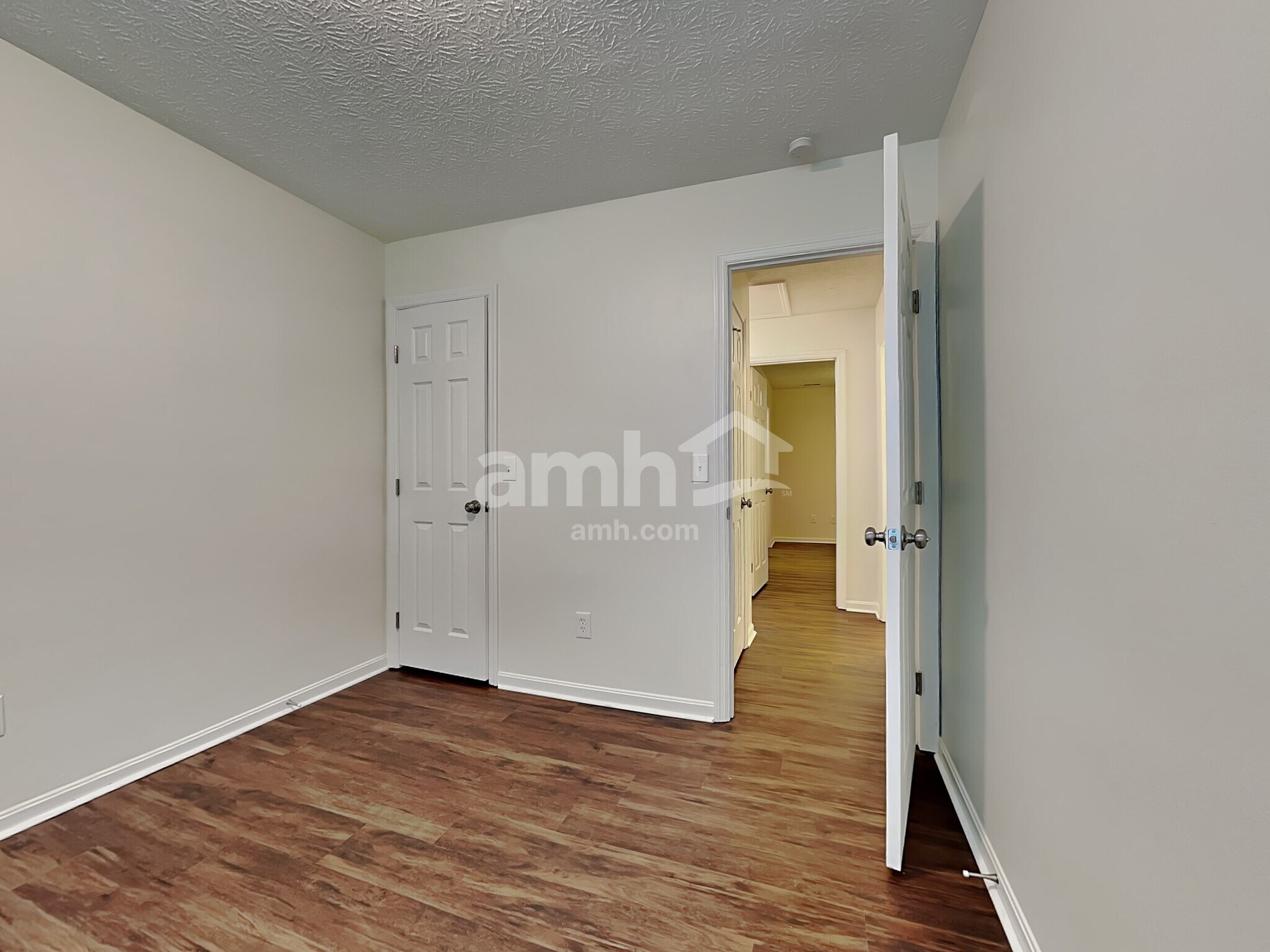 Building Photo - 3907 Little Creek Dr