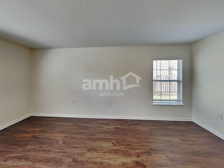 Building Photo - 3071 Bent Bow Ln