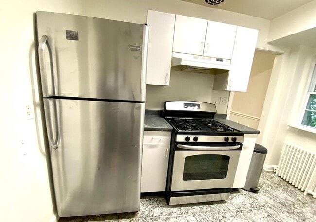 Building Photo - Charming 3BR/1BA Home in Prime Bethesda Location