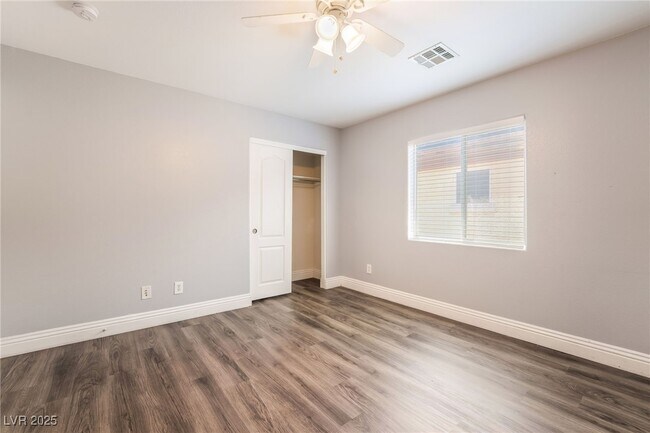 Building Photo - 9372 Glendora Valley St