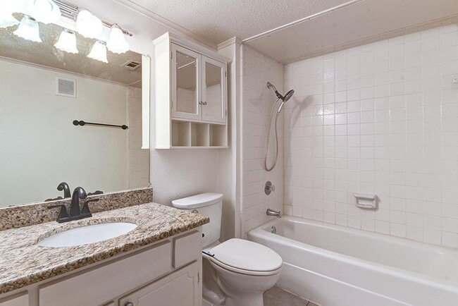 Building Photo - 2012 Court Pl