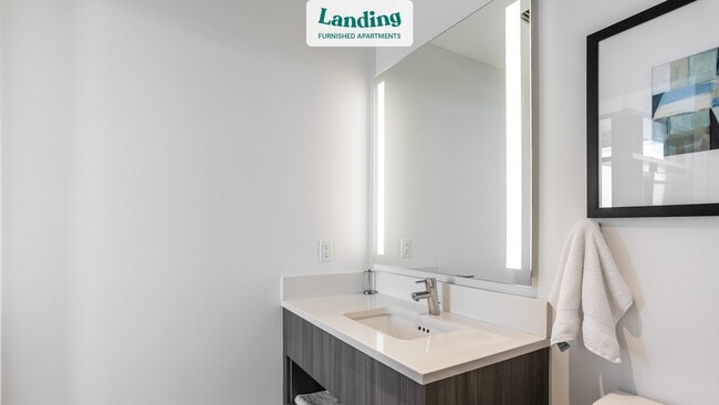 Building Photo - 301 SW 1st Ave