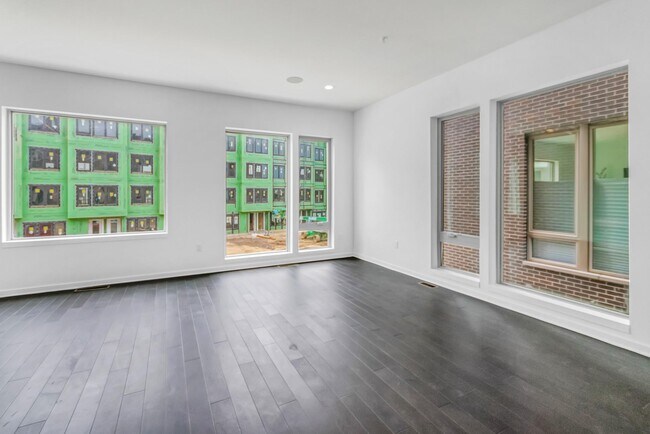 Building Photo - 3111 Parkview Walk