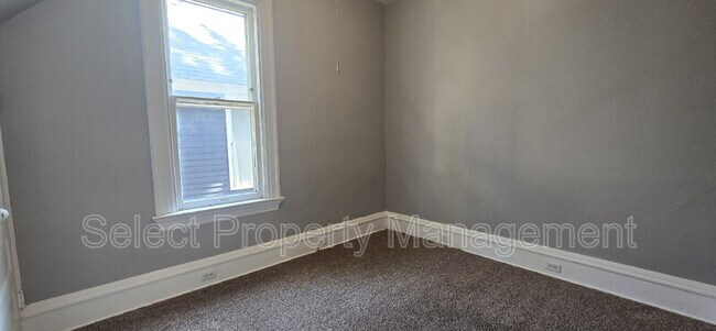 Building Photo - 223 W Woodland Ave