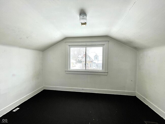 Building Photo - 501 N Alameda Ave