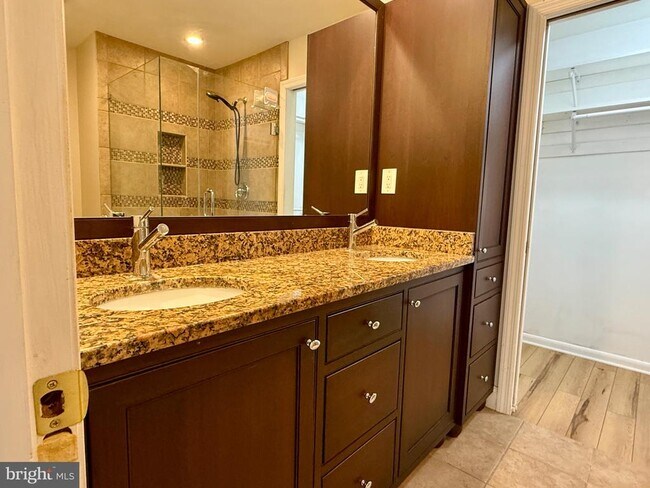 Building Photo - 5545 Doral Dr
