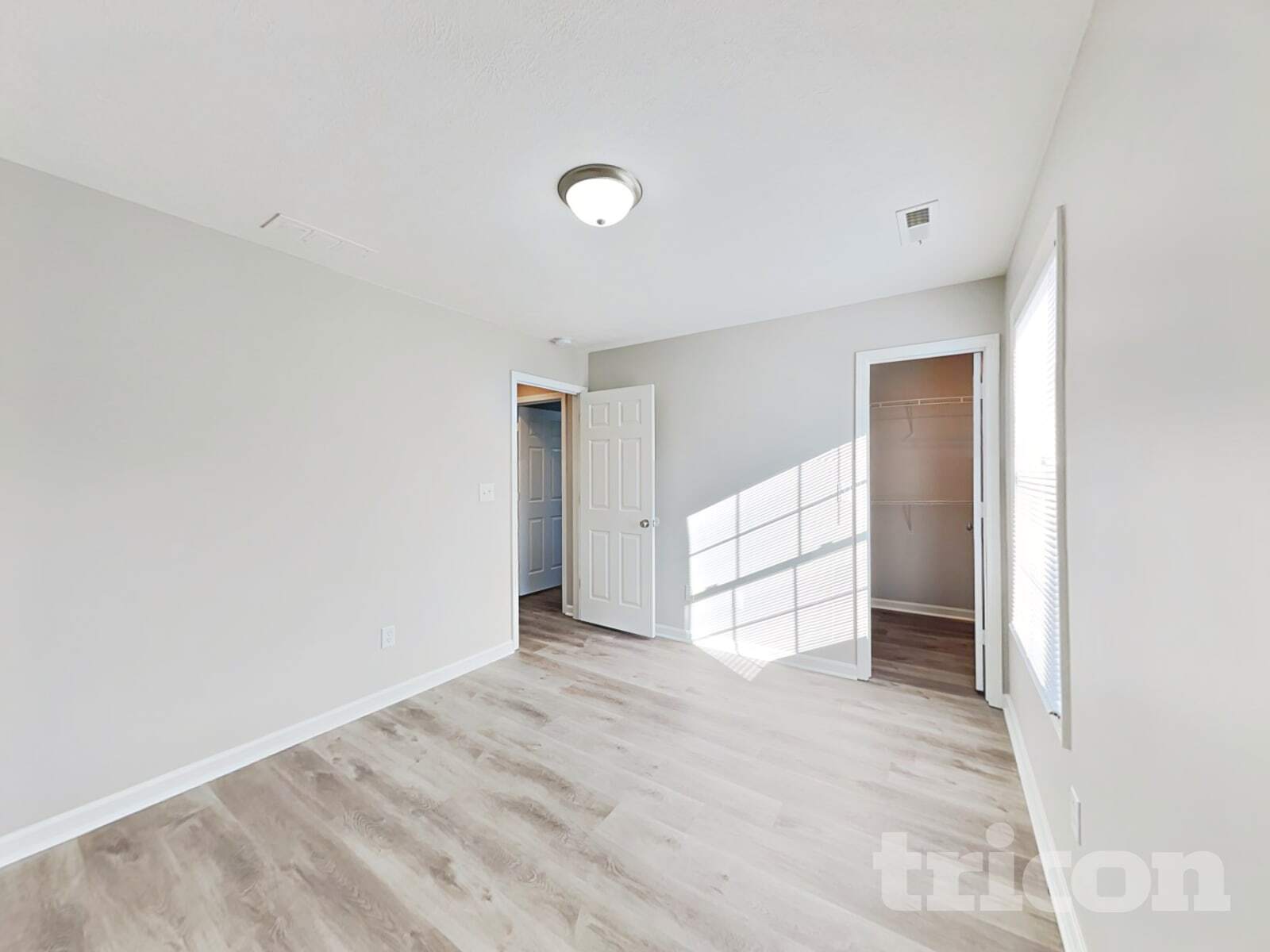 Building Photo - 4083 Magnolia Dr