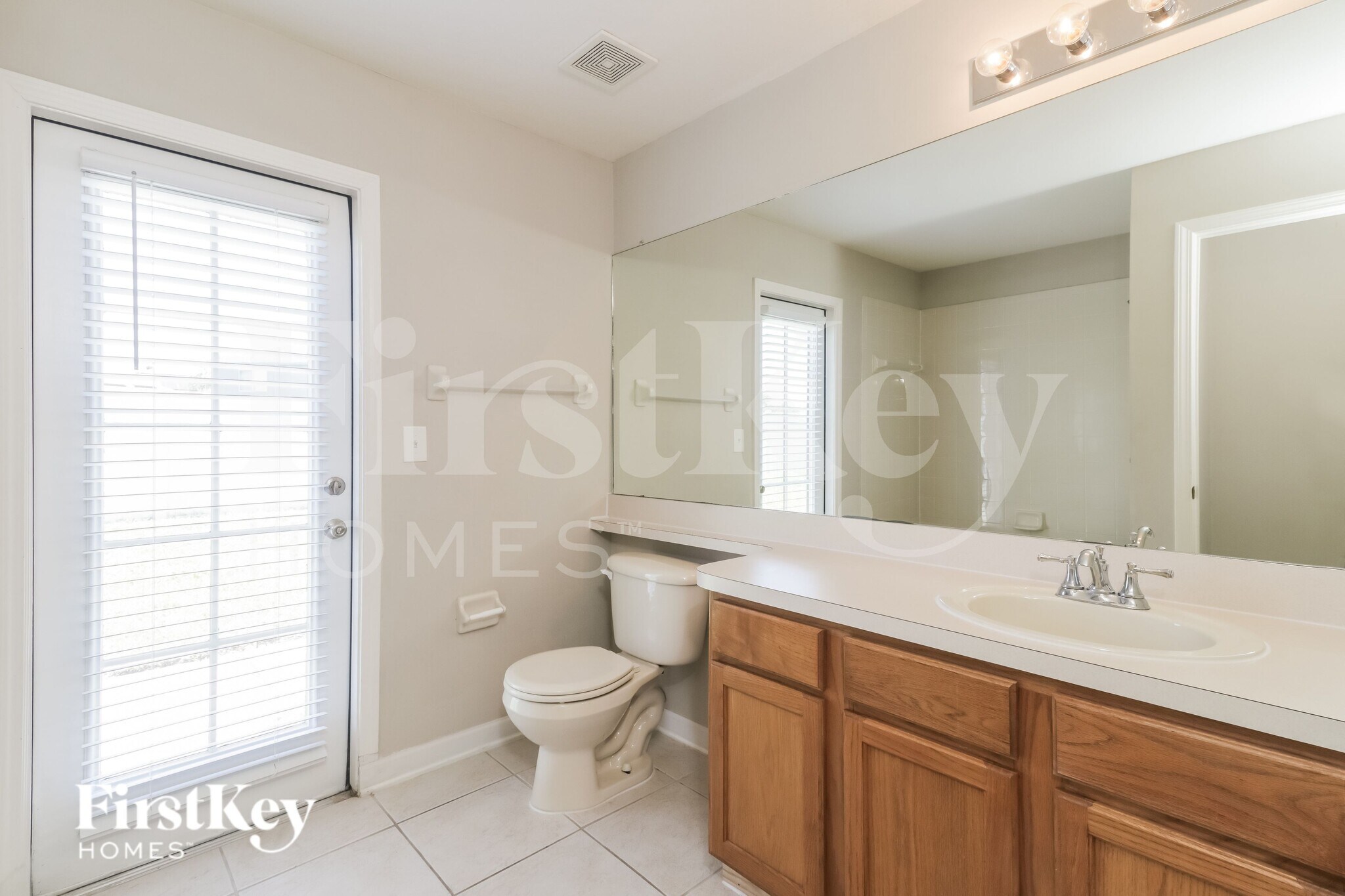 Building Photo - 25808 Risen Star Dr