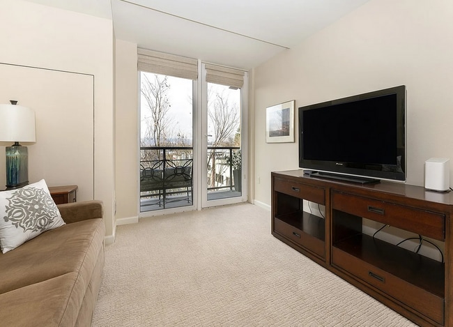 Second Bedroom Facing West - 1620 NE Broadway St