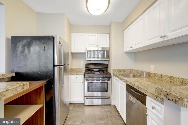 Building Photo - 4 S Van Dorn St