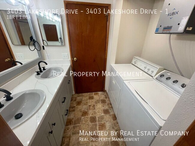 Building Photo - 3403 Lakeshore Dr