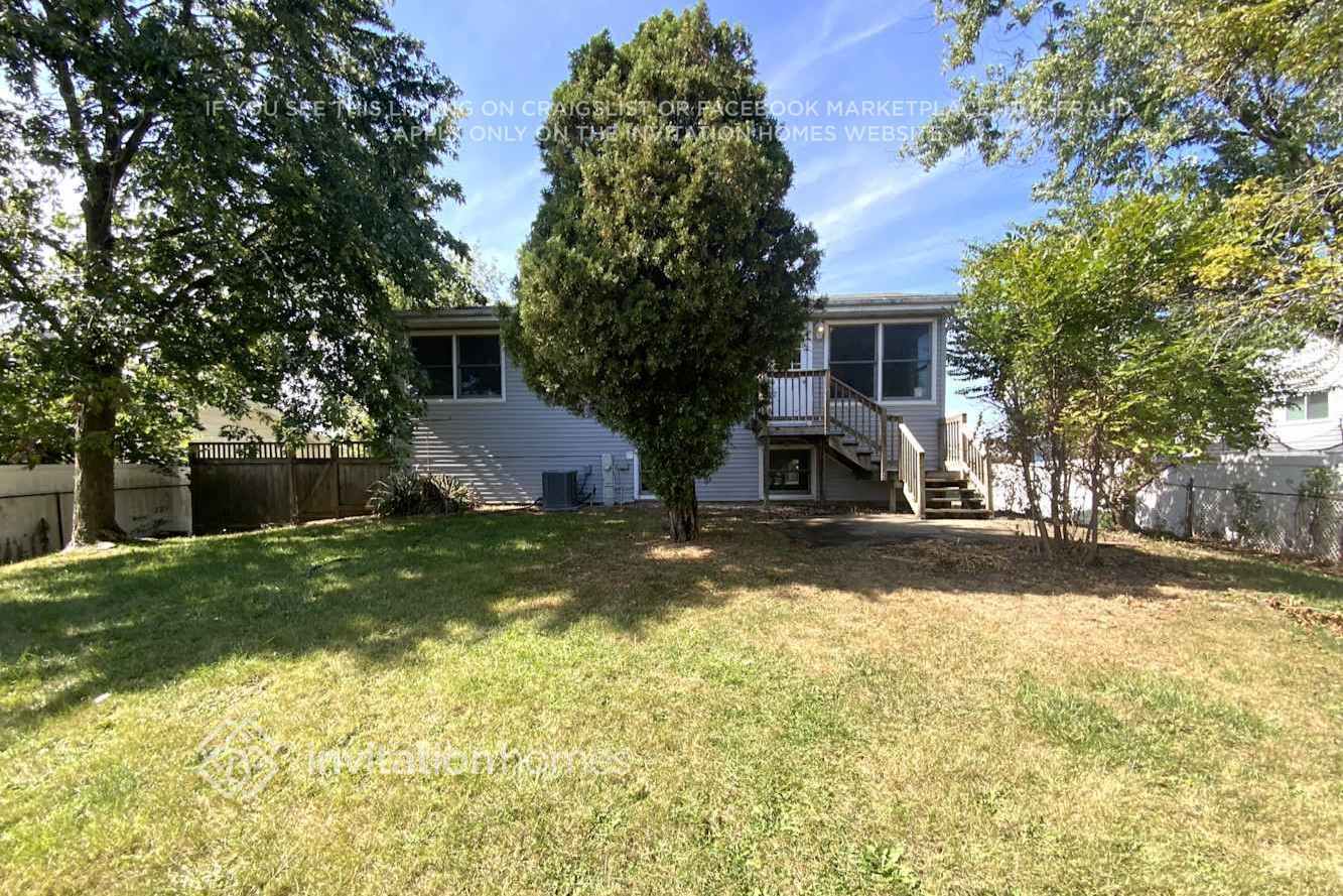 Building Photo - 120 Delaware Dr