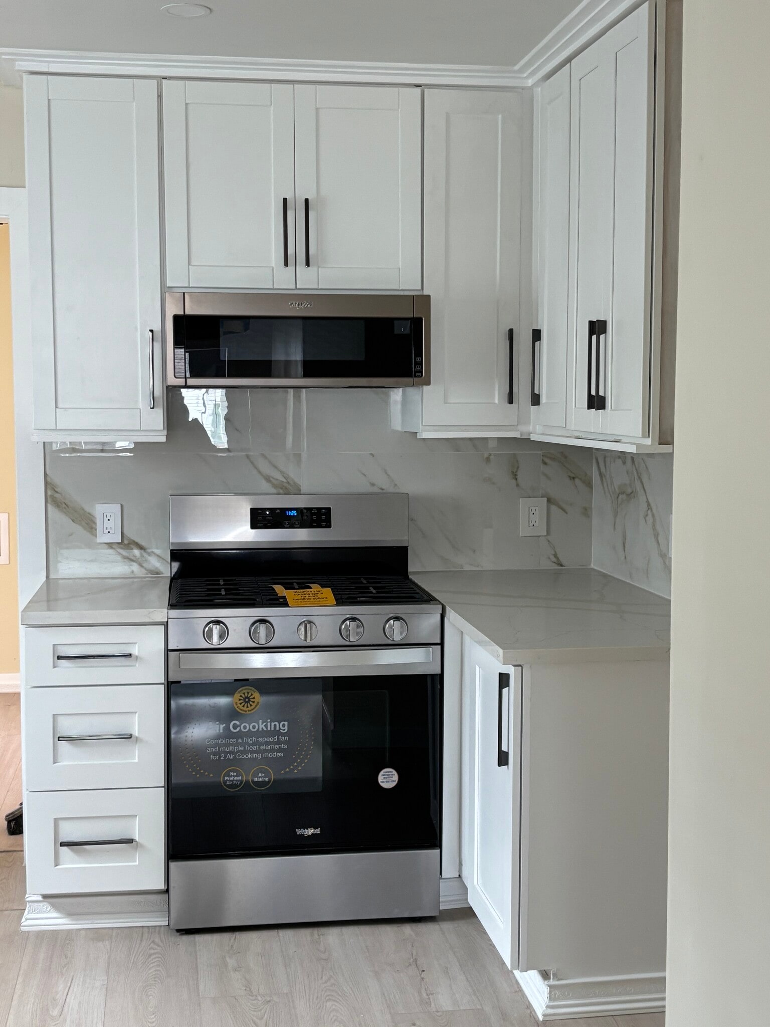 Kitchen - 2206 W 75th St