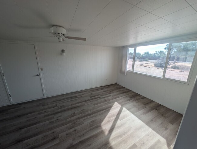 Building Photo - 4 Bedroom and 2 Bath Rental