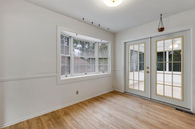Building Photo - 640 S Sappington Rd