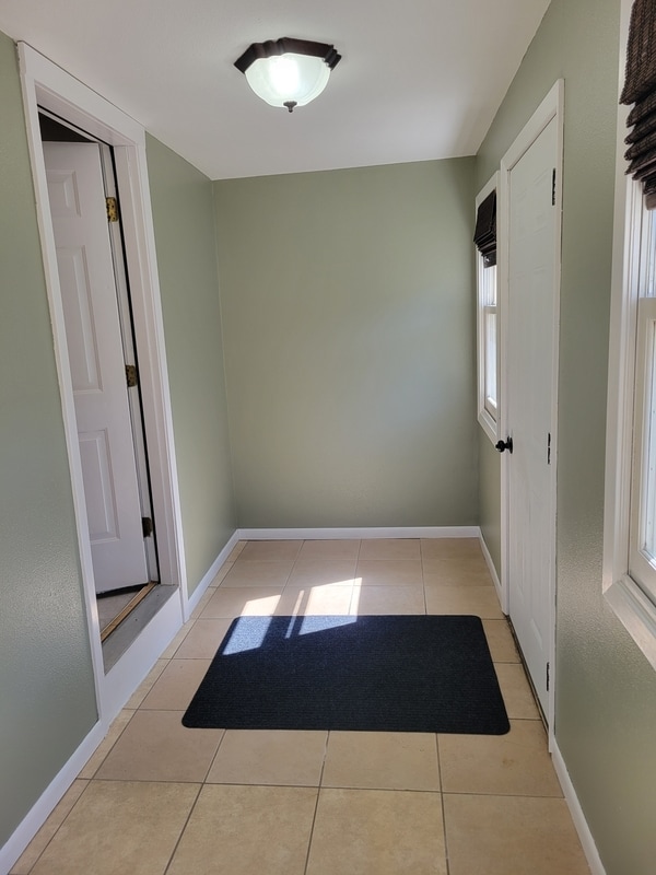 Building Photo - 60 Birch Ave S