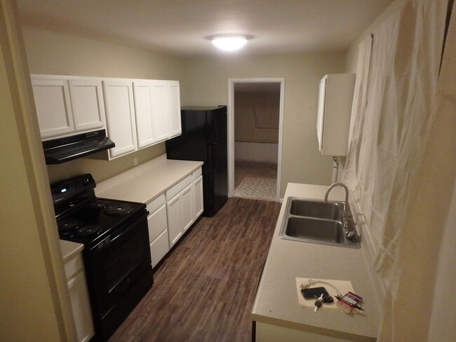 Building Photo - 1419 SW Caledon St