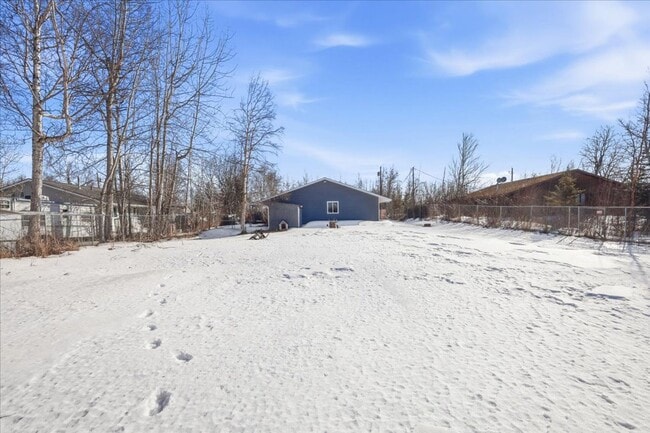 Building Photo - 900 N Wesglenn Cir