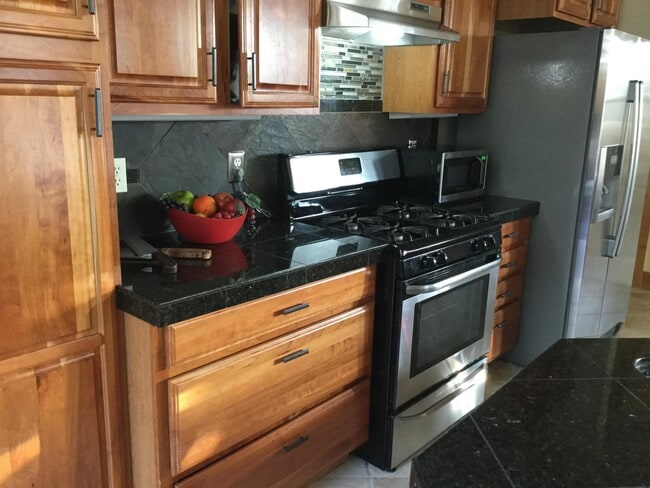 Building Photo - 61386 Merriewood Ct