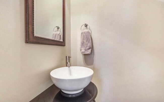 Building Photo - Wales Garden- Fully Furnished Unit