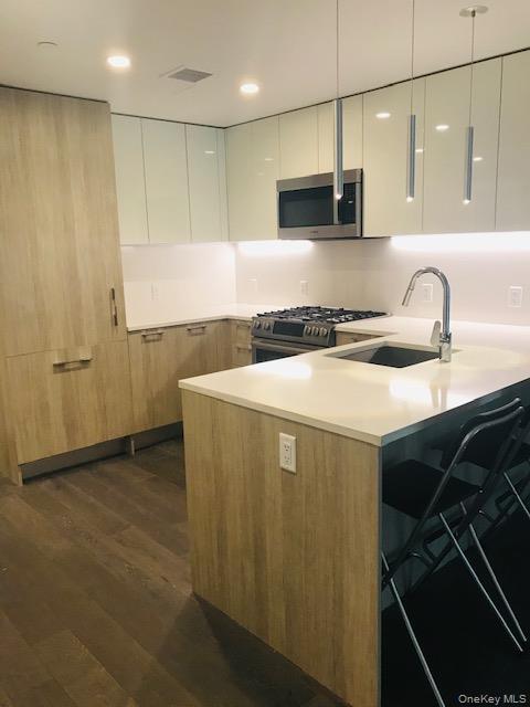 Building Photo - 131-03 40th Rd