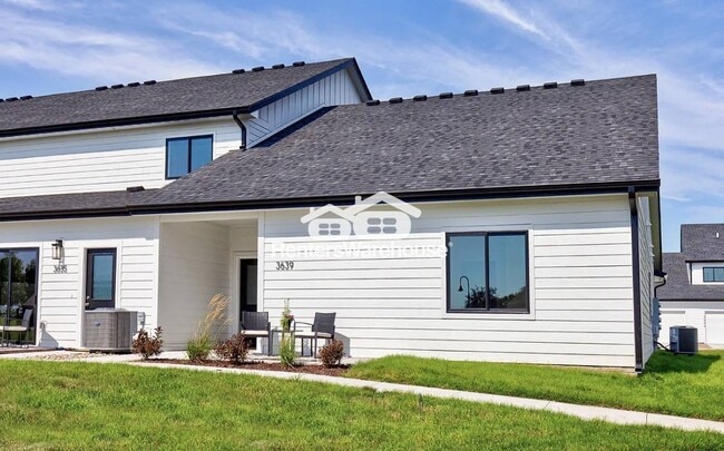 Building Photo - 3639 NE Kara Ln