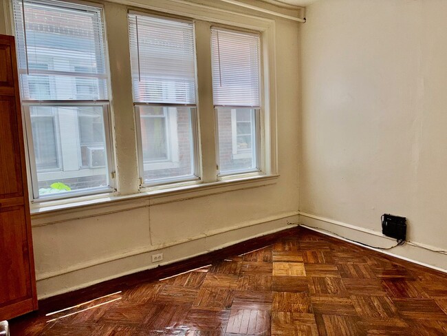 Building Photo - 216 S 46th St