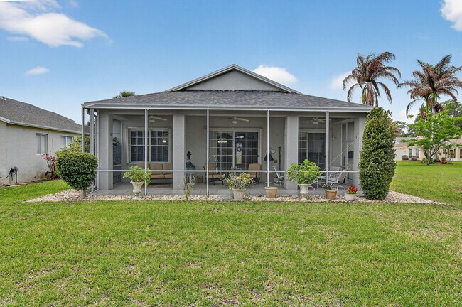 Building Photo - 425 SW Talquin Ln