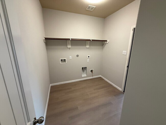 Building Photo - 24611 Fort Timbers Ct